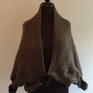 Chunky Knit Cape/Fur Trim